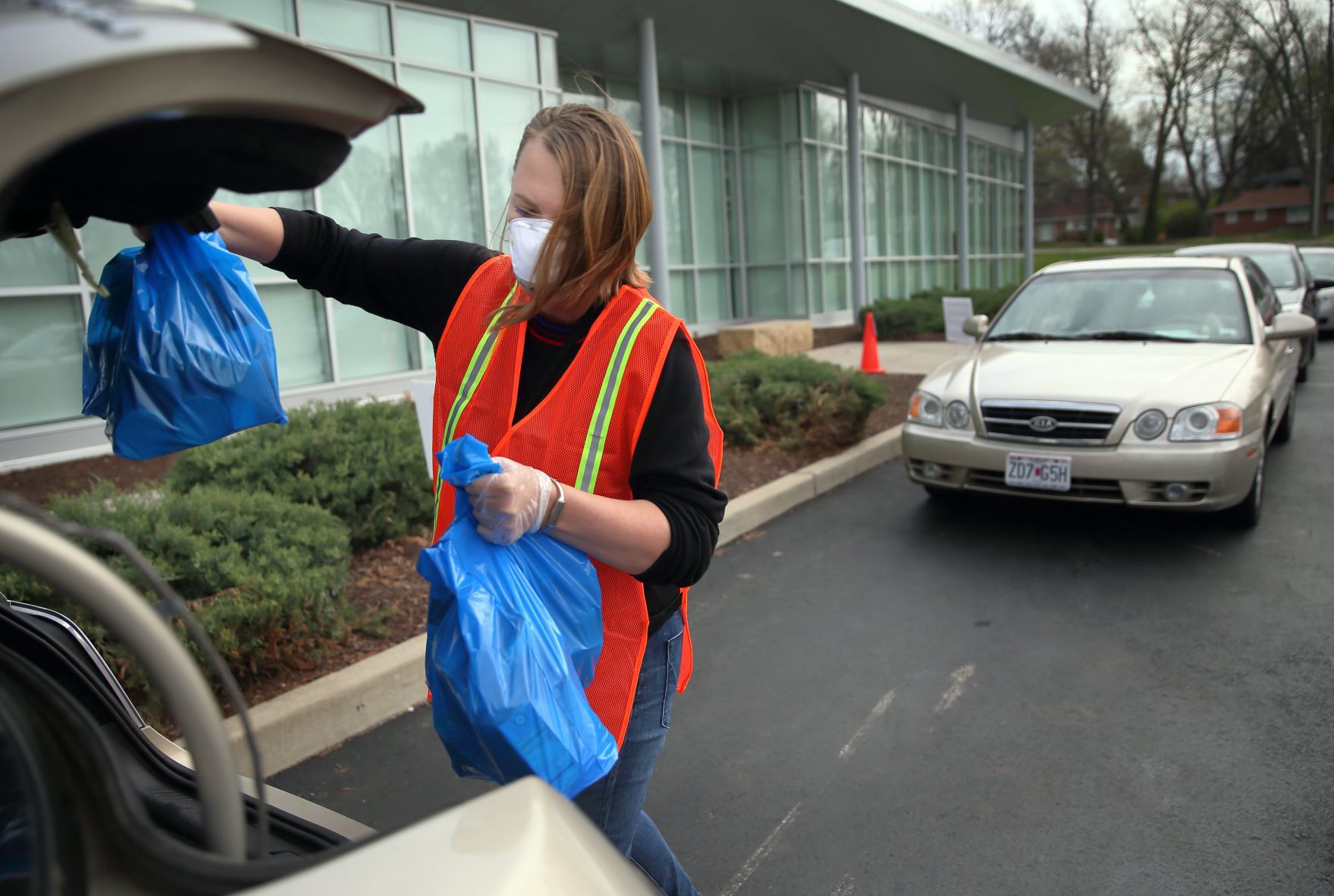 Free diapers and meals for kids given out at St. Louis County Libraries